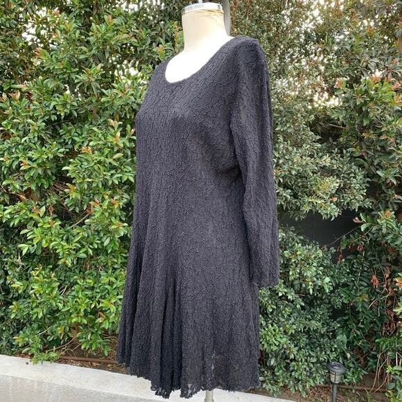 Black Lacey Trapeze Dress - Picture 4 of 10